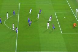 Robert Lewandowski marcó dos anotaciones ante Barcelona en el Camp Nou.