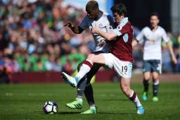 Anthony Martial y Wayne Rooney le dieron los goles del triunfo al Manchester United.