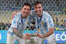 Leo Messi junto y Nicolas Tagliafico luego de ganar la Copa América en el Maracaná.