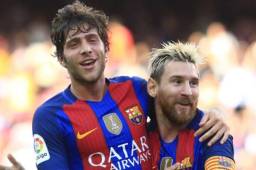 Sergi Roberto festejando junto con Messi.