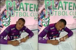 Rafael Zúniga estampó su firma en el contrato que lo une a Platense por la siguiente campaña.