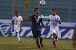 Matías Galvaliz ante la marca de Edwin Rodríguez. Foto: Marvin Salgado.