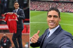 Rafa Varane fue presentado como nuevo jugador del Manchester United tras decir adiós al Real Madrid.