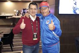 Rafa Villeda junto a Pedro Troglio anoche tras la gran victoria ante el Impact Montreal.