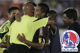 Amado Guevara y Mario Moncada iniciaban los partidos con abrazos y terminaban peleando. Aquí cuando se reencontraron después de una fuerte polémica.