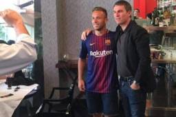 La foto de Arthur y el director deportivo del Barcelona que ha causado polémica en Brasil.