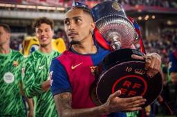 Raphinha tiene nuevo contrato en el FC Barcelona.