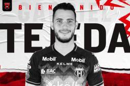 Así presentó la Liga Deportiva Alajuelense a su nuevo delantero, el hondureño Ángel Tejeda.