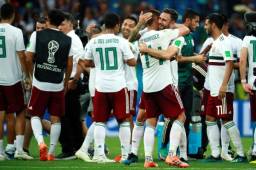Alegría en el plantel de jugadores mexicanos tras ganarle a Corea del Sur.