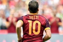 Francesco Totti ha tenido pocos minutos en la temporada con la Roma.
