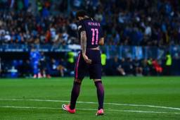 Neymar fue expulsado contra el Málaga y no jugará contra el Real Madrid.
