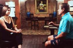 Jorge Luis Pinto brindó una entrevista a la cadena ESPN, acá junto a la periodista Carolina Padrón.