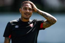 Paolo Guerrero no ha podido estrenarse como goleador en el Mundial.
