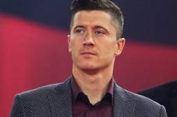Robert Lewandowski se graduó de Educación Física y Deporte, realizando una tésis sobre su vida profesional.