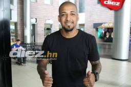 Leandro posando para el lente de DIEZ en el momento de su llegada. Foto: Juan Salgado