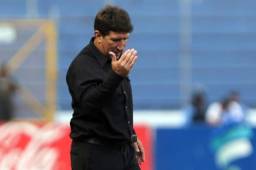 Héctor Vargas criticó con todo el penal errado de Tobías y el cambio que él mismo hizo del colombiano John Sánchez.