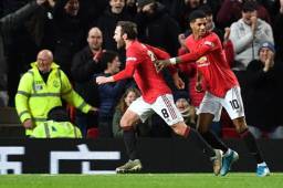 Juan Mata festejó por todo lo alto el único gol que le dio el triunfo al Manchester United.
