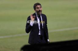 David Dóniga resaltó la hermosa cancha del estadio Nacional de Tegucigalpa. Foto: Alex Pérez y David Romero.