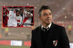 Marcelo Gallardo recibió un merecido homenaje en su último juego en el Monumental dirigiendo al River Plate.