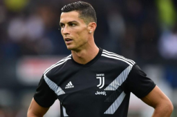 En total Cristiano ha anotado 677 tantos en 945 partidos en toda su carrera.