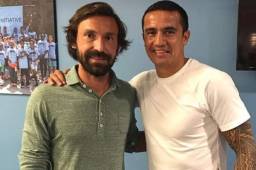 Tim Cahill pasó un buen rato al lado de Andrea Pirlo.