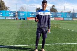 El mediocampista hondureño Cristian Cálix estuvo entrenando con el Espanyol de Barcelona haciendo una prueba. Foto DIEZ
