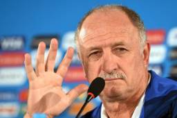 Felipao Scolari brindando conferencia de prensa este viernes en el estadio Mane Garrincha. (AFP)