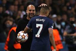 El DT del Manchester City, Guardiola, contestó ante la consulta por los rumores que acercaban a Mbappé a su club. Foto: Marca