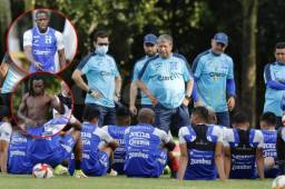 Extensa charla del Bolillo Gómez, rostros decaídos y las palabras del capitán Maynor Figueroa. Así se vivió el entrenamiento de Honduras post el juego ante Panamá. FOTOS: Neptalí Romero y Jefry Midence.