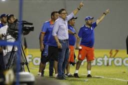 Salomón Nazar vivió con intensidad el empate a uno en casa de Real España. El DT sigue dominando a los catedráticos.