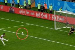 Cueva voló el balón en su lanzamiento en la pena máxima ante Dinamarca.