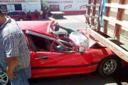 Los jugadores salvadoreños quedaron literalmente abajo de un camión y sufrieron fuertes golpes. Hay uno que está más golpeado. Fotos cortesía