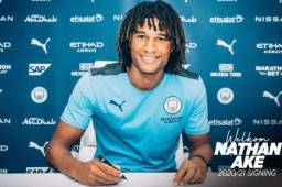 Así fue anunciado Nathan Ake como el nuevo jugador del Manchester City. Firma por cinco temporadas.