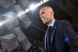 De ser cierta la oferta, Zidane le quitaría el puesto a Xavi Hernández.