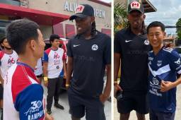 Alberth Elis sorprende con regalo al youtuber japonés Shin Fujiyama y le propone realizar obras benéficas juntos