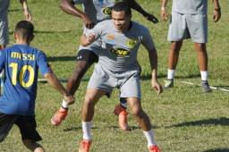 Julio Cesar de Léon explicó que se marchó de Parrillas One tras una multa que le fue impuesta por asistir al 'Chologol'.