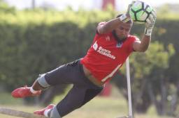 Edrick Menjívar comienza a jugar como titular en la portería de los merengues a pesar de estar Donis Escober.