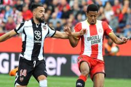 El hondureño Choco Lozano en acción durante el partido que el Girona igualó con el Levante en por la fecha 30 de la Liga española.
