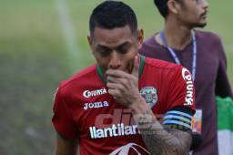 Denovan Torres salió triste por no haber pasado a las semifinales del torneo Apertura.