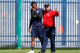 Hernán Gómez y Bárcenas cuando dialogaban en la cancha de entrenamiento.