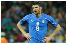 El exfutbolista italiano Vincenzo Iaquinta, campeón del mundo en 2006, fue condenado este miércoles a dos años de cárcel por un tribunal italiano.