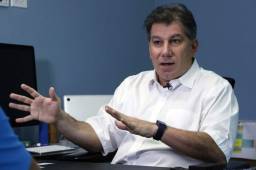 Yibrín atizó tras la reunión de Liga con el presidente Juan Orlando Hernández y aseguró que Motagua y Marathón quieren sacar a Wilfredo Guzmán.