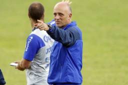 Fabián Coito se convierte en la cuarta baja de Honduras en Copa Oro 2021 por covid-19.