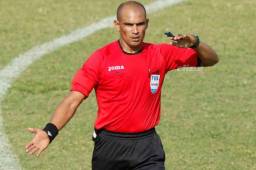 Óscar Moncada también dirigió el clásico capitalino entre Motagua y Olimpia.