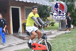 Carlos Pineda ha regresado a los entrenamientos del Olimpia después de estar fuera de las canchas por tres meses tras lesión de ligamento cruzado.
