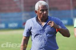 Héctor Castellón lamentó que su equipo no consiguiera el pase a la liguilla. ¿Seguirá? Esto ha dicho. Foto DIEZ