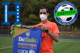 Tony Hernández, técnico del Real de Minas, confirma que no lo han dejado homolograr su título de entrenador y está en duda su participación.