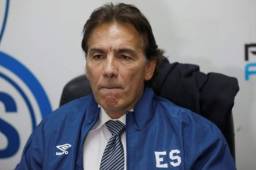 Carlos de los Cobos, técnico de El Salvador, espera iniciar la Copa Oro con triunfo ante Curazao.