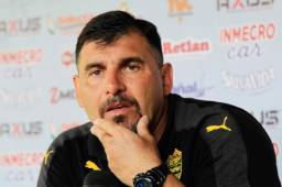 El entrenador del Real España, Martín 'Tato' García, no se anduvo con rodeos y le puso el pecho a las críticas de la prensa deportiva. Foto Moisés Valenzuela.