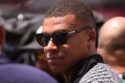 Kylian Mbappé tiene de cabeza el mercado de fichajes, Real Madrid lo espera con las puertas abiertas.